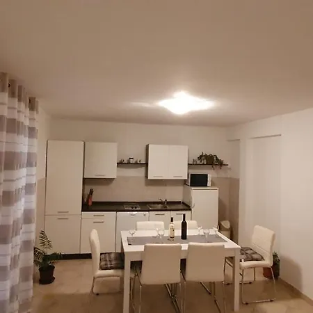Apartment Put Vidaka Policnik